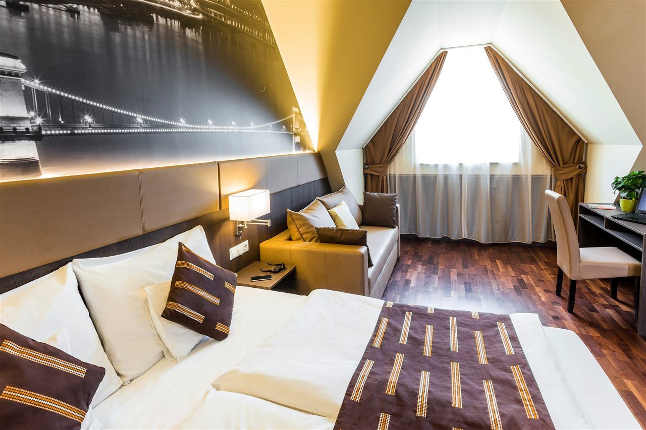 12 Révay Szálloda Budapest